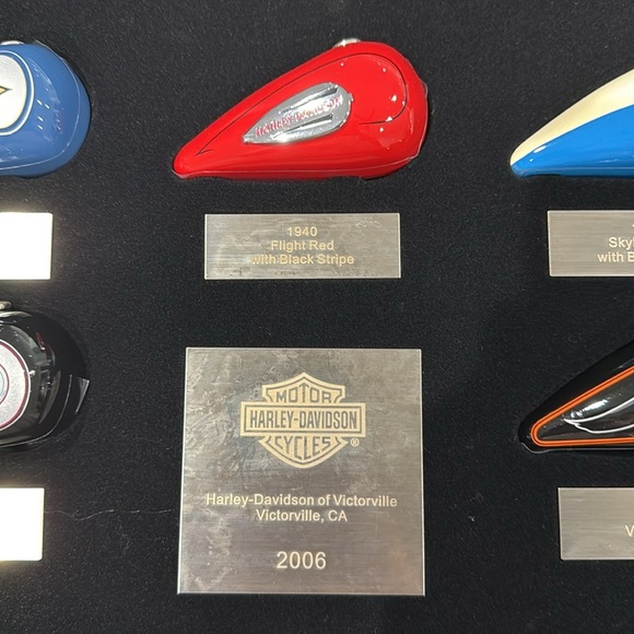 Harley-Davidson Collectible Limited Edition Tank Ornament Set - 2006 - Picture 3 of 12
